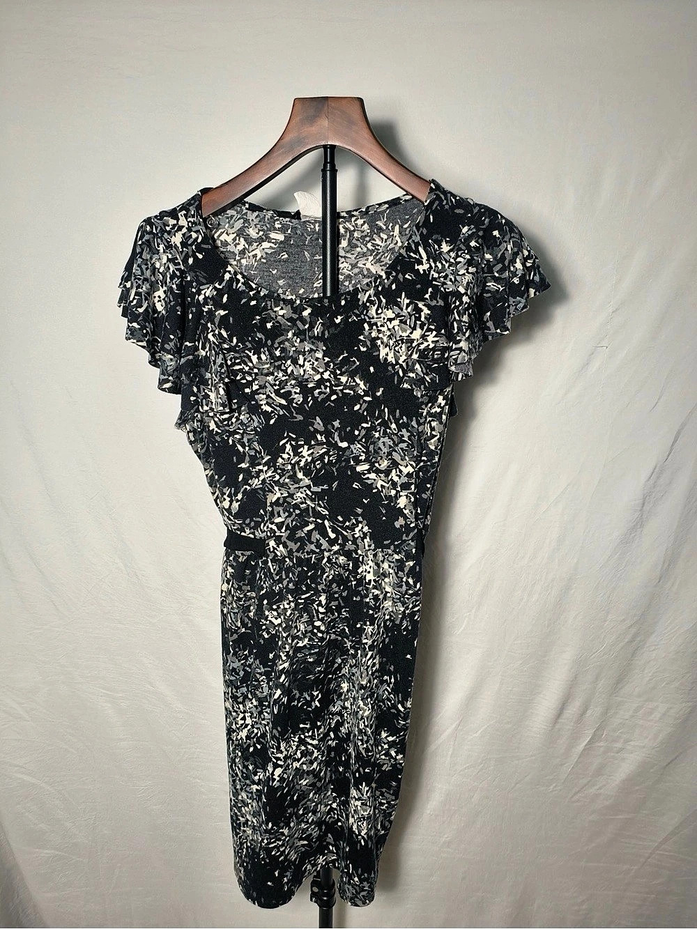 One Clothing L Black Gray Abstract Flutter Sleeve Fit & Flare Dress